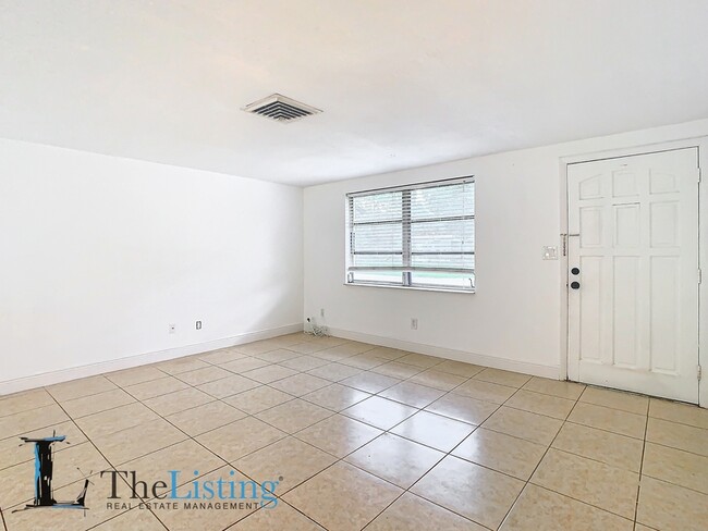 Building Photo - 1521 Swordbill Dr