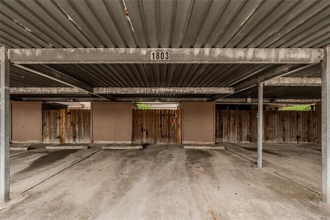Building Photo - 1803 Country Village Blvd