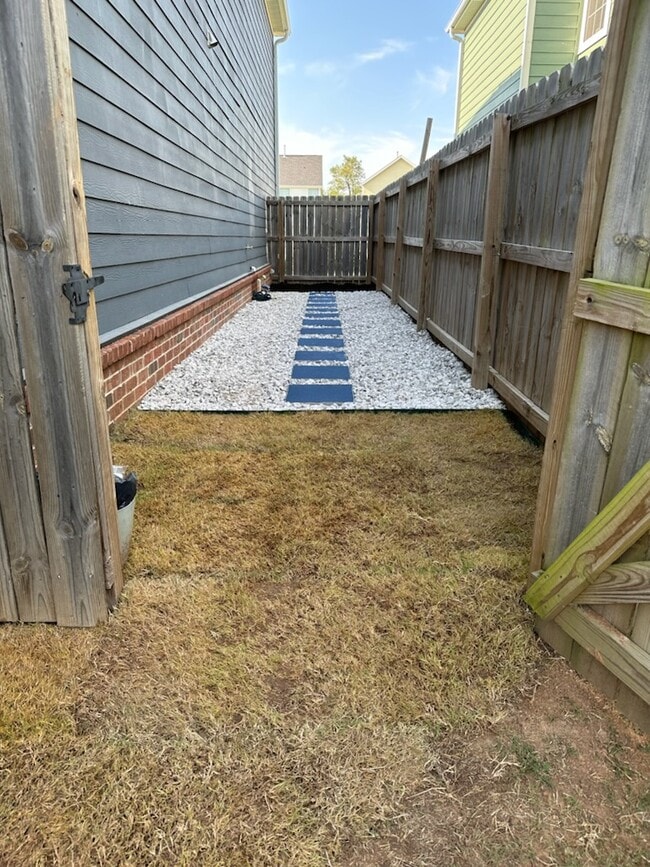 Building Photo - 6513 Knollview W Way