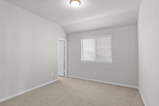 Building Photo - 29650 Kynndal Shore Dr