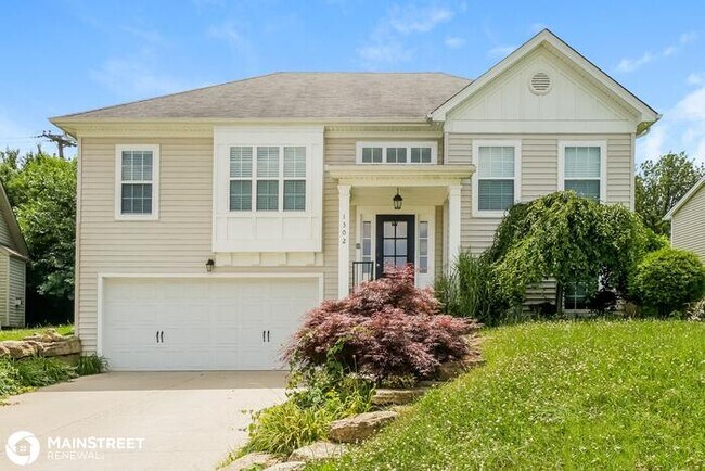 Primary Photo - 1302 CEDAR SPRINGS PKWY, LA GRANGE, KY 40031