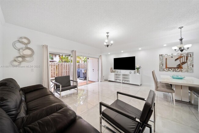 Building Photo - 9883 SW 118th Pl