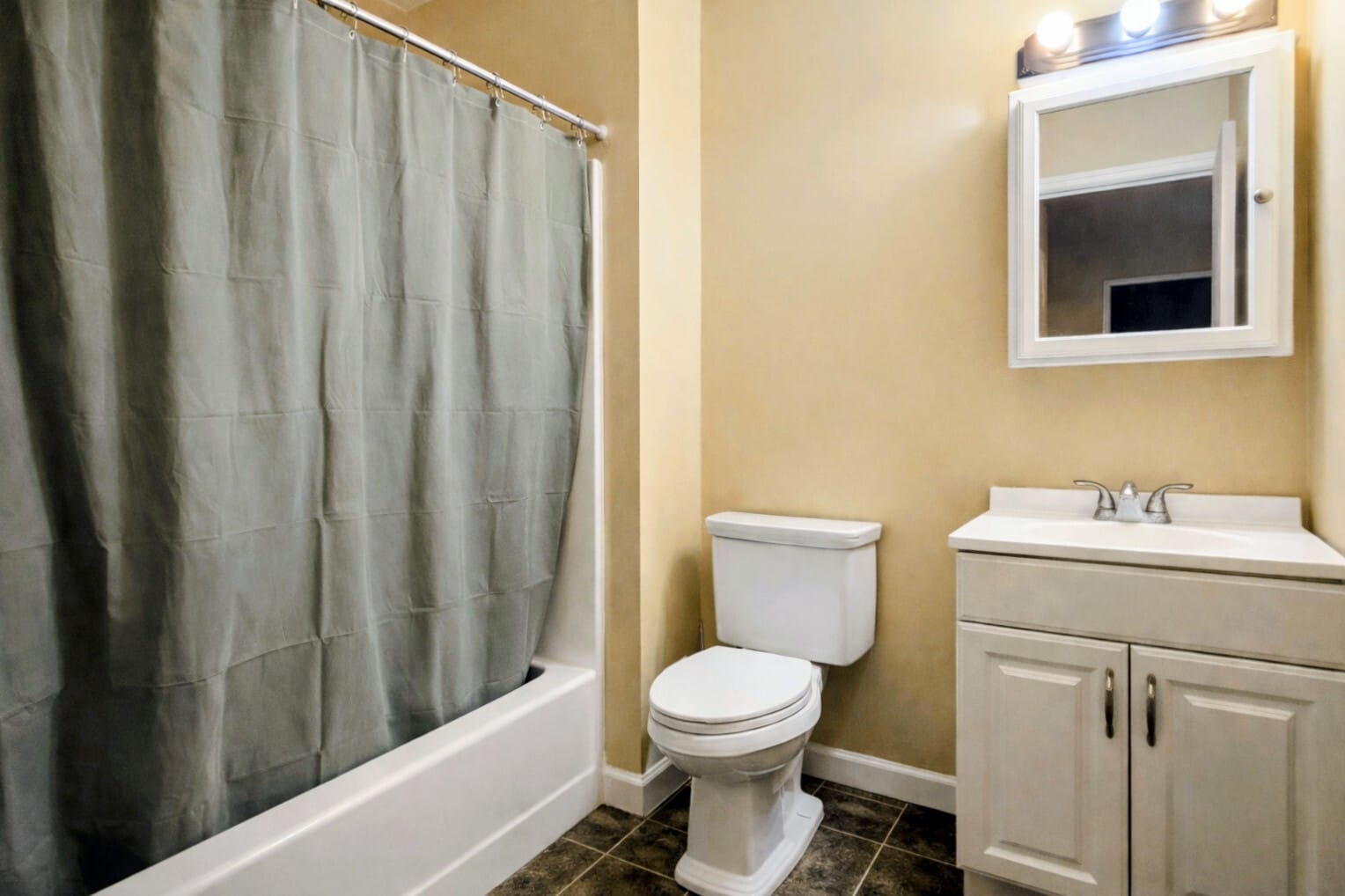 Building Photo - 1295 Creek Rd