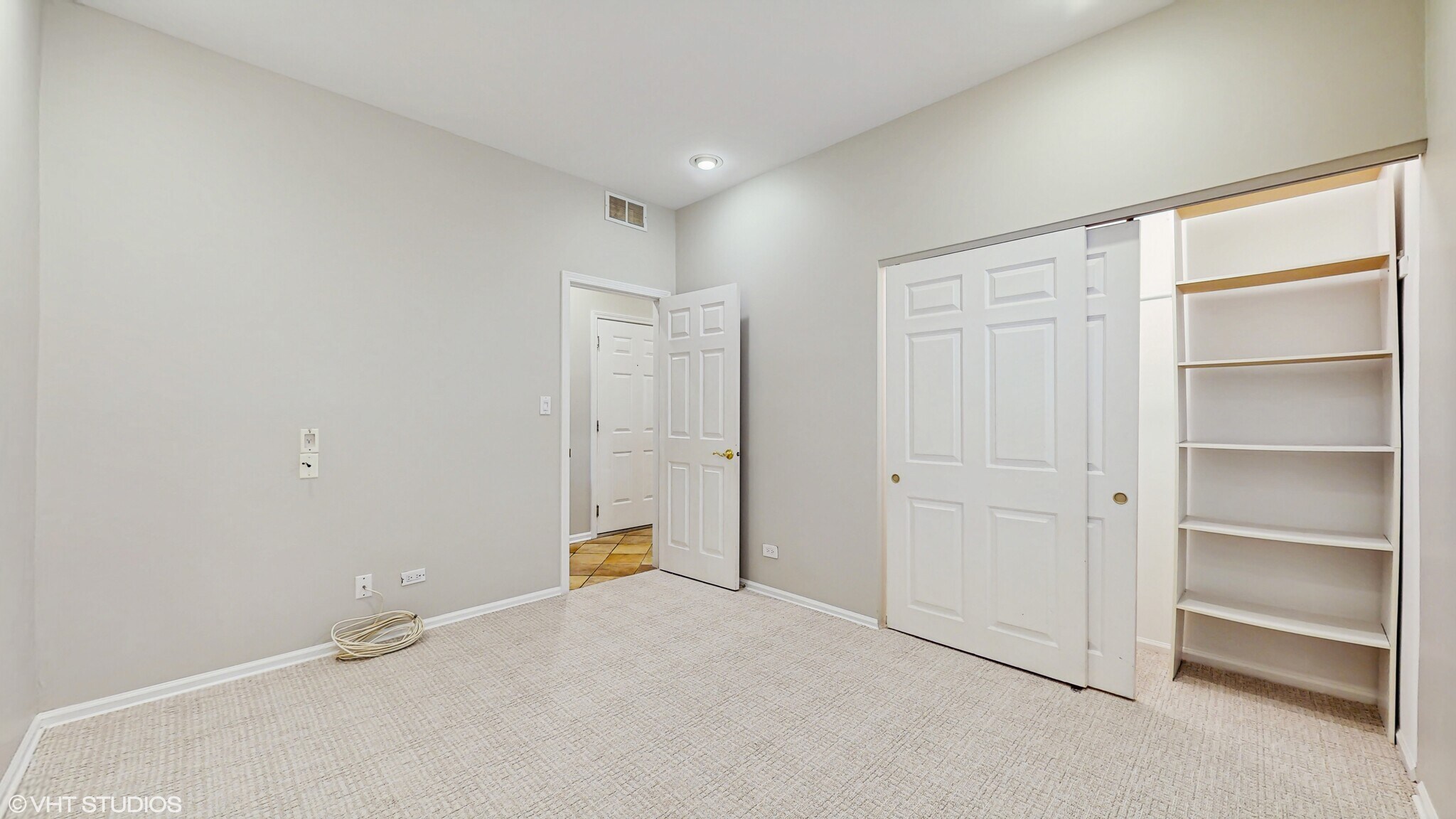 Second Bedroom - 710 W Aldine Ave