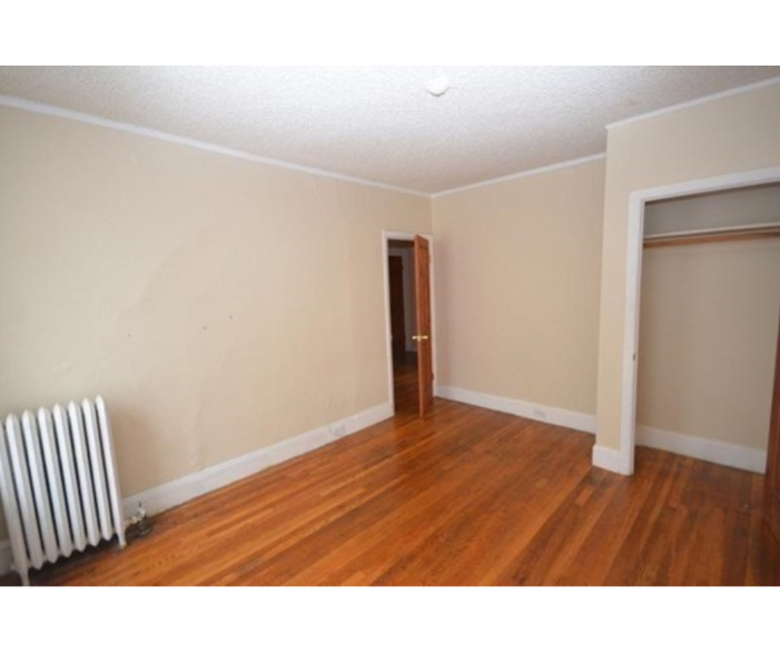 Building Photo - 239 Kelton St