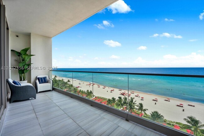 Building Photo - 17901 Collins Ave