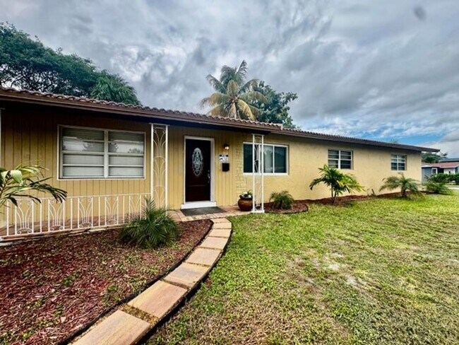 Building Photo - 1520 N 25th Ave