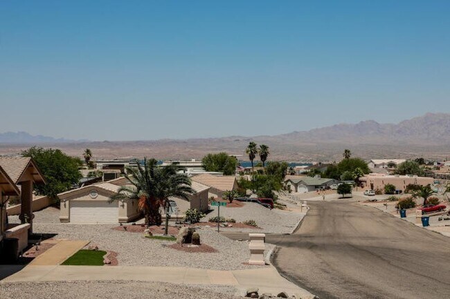 Building Photo - Unfurnished Long Term House! Price Adjustm...