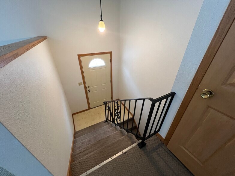 Building Photo - 604 Brown St