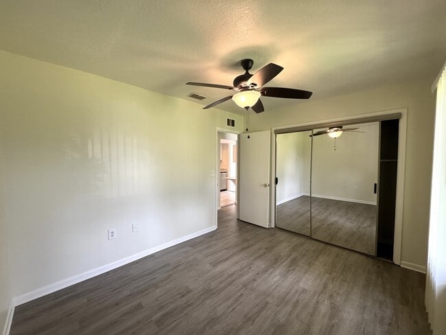 Building Photo - 5845 La Costa Dr