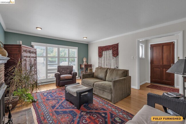 Building Photo - 453 Dimm St