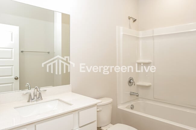 Building Photo - 17727 Denham Cir