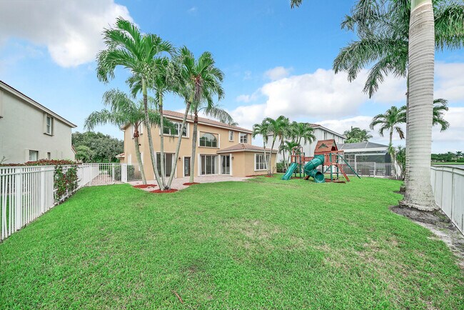 Building Photo - 5878 Bay Hill Cir