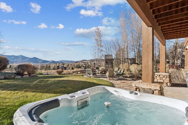 Building Photo - 6035 Mountain Ranch Dr