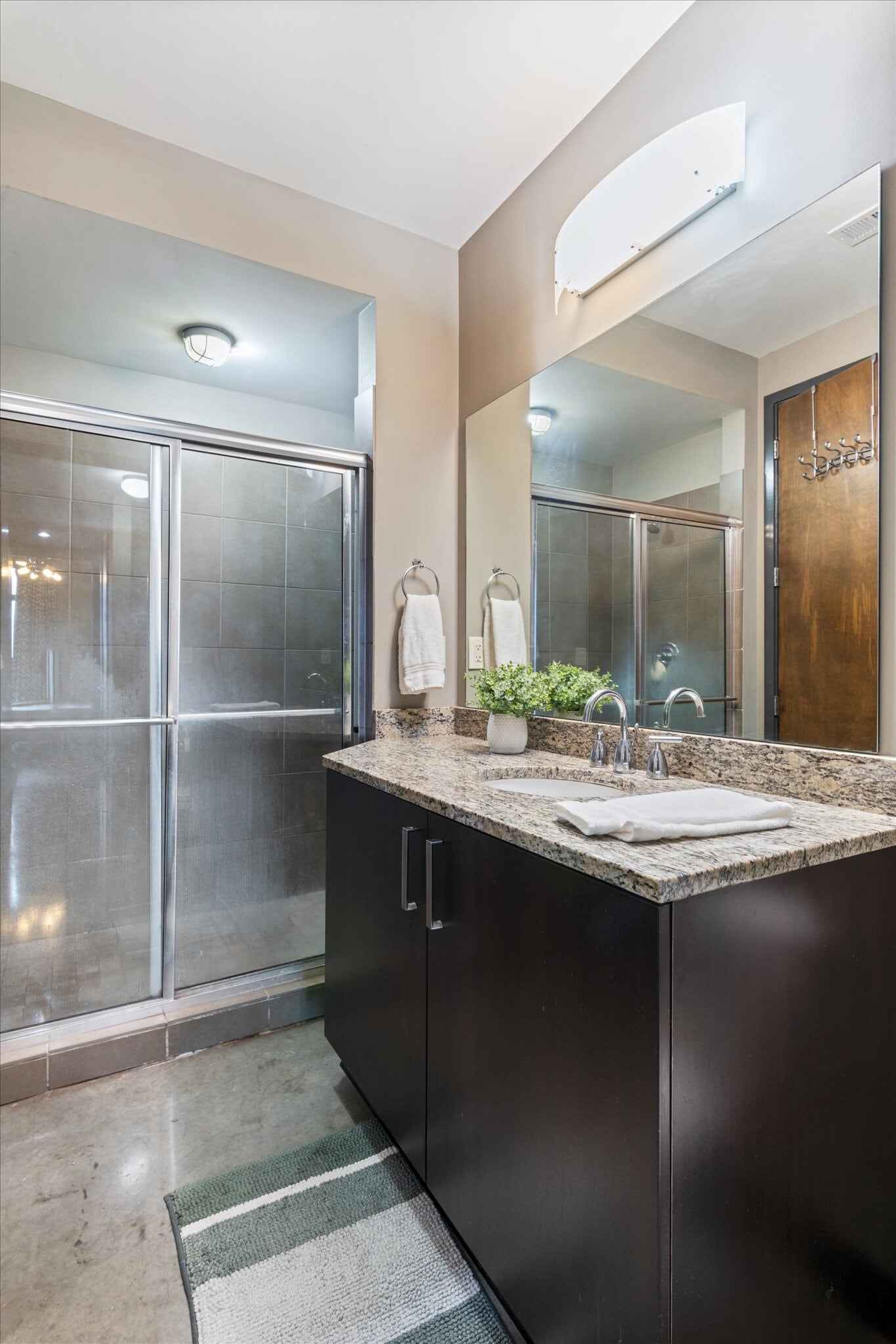 Building Photo - 1510 Demonbreun St