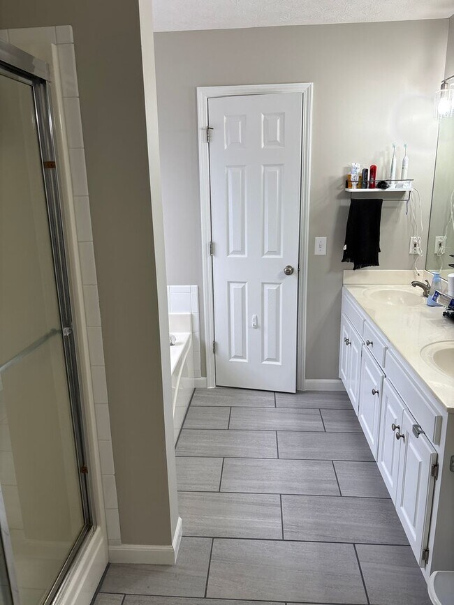 Building Photo - Wonderful home in Thorington Trace for rent!