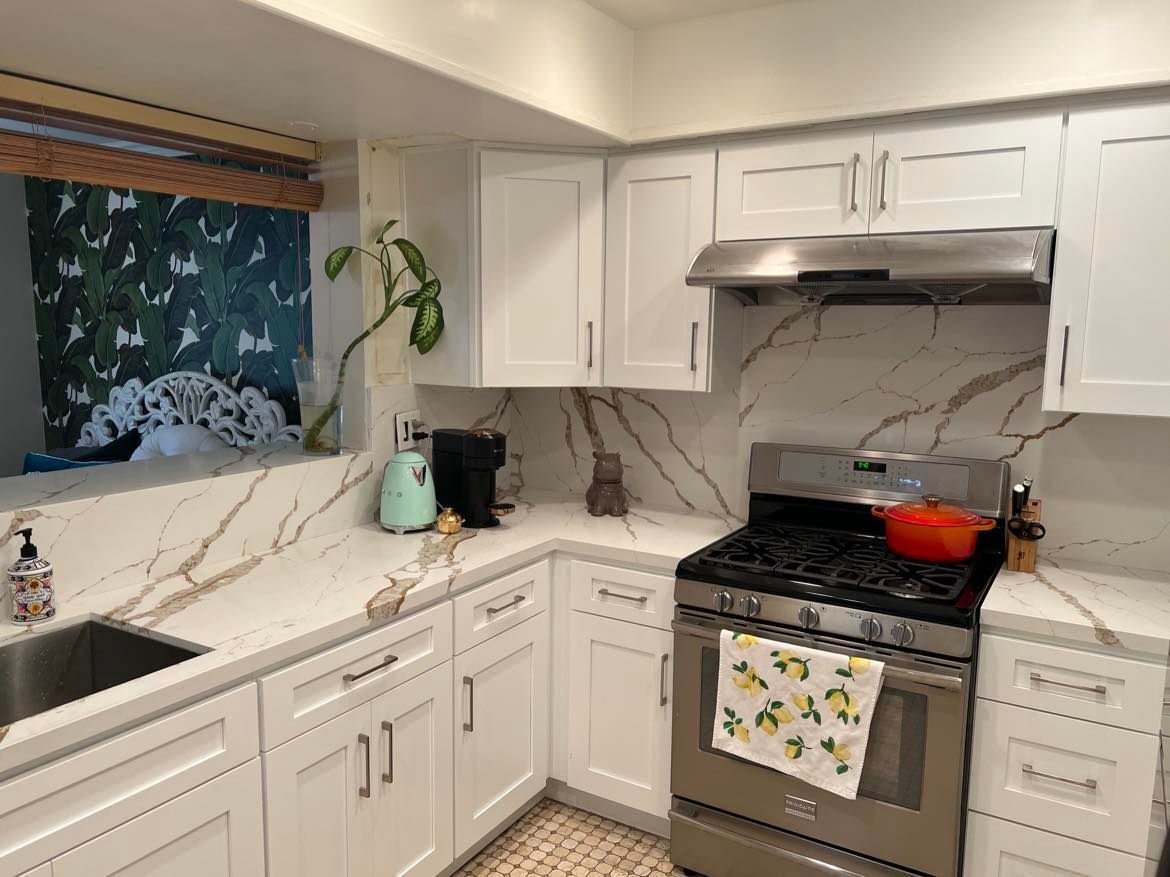 Building Photo - 6752 Hillpark Dr