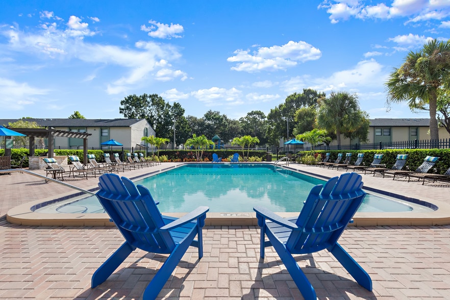 Oasis at Bayside 305 Glades Cir Largo FL 33771 Apartment Finder