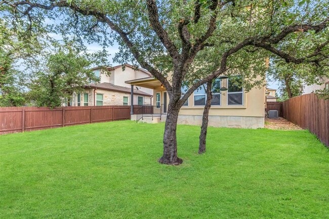 Building Photo - 6716 Vitruvius Dr