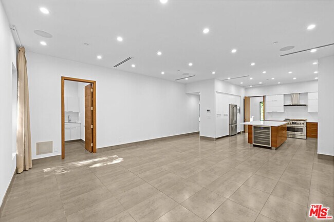 Building Photo - 11200 Dona Lola Dr