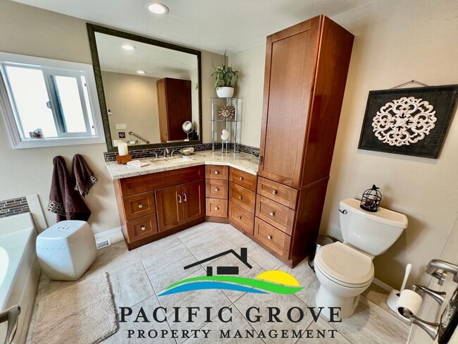 Building Photo - Lovely 2 bed 2 bath available for July and August 2026!