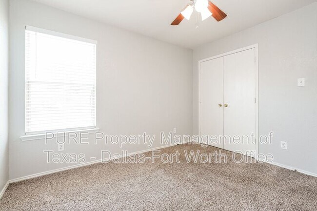 Building Photo - 329 Beaumont Dr