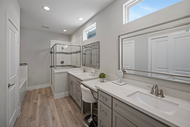 Building Photo - 6533 Castlebay Dr
