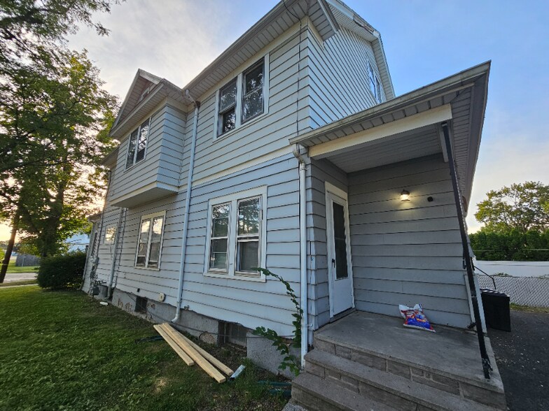 Building Photo - 55-57-57 Tompkins St