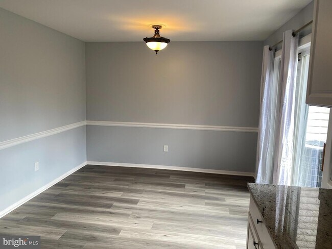 Building Photo - 4313 White Oak Ct