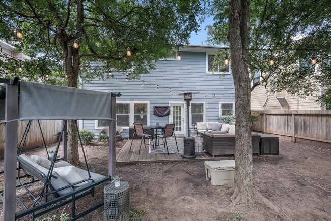 Building Photo - 1411 View Top