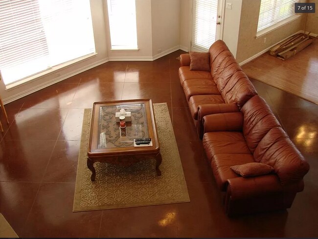 Building Photo - 1605 Berwick Dr