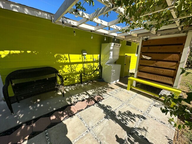 Building Photo - 1092 Ewa Pl
