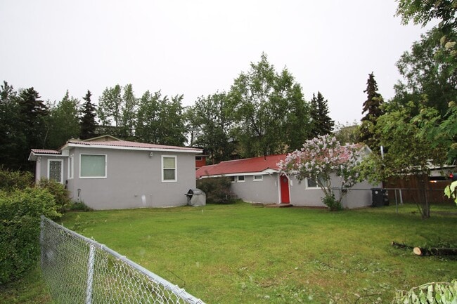 Building Photo - 1599 Eagle St