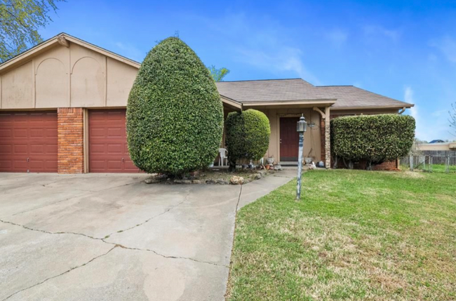 Primary Photo - 6623 E 72nd Pl