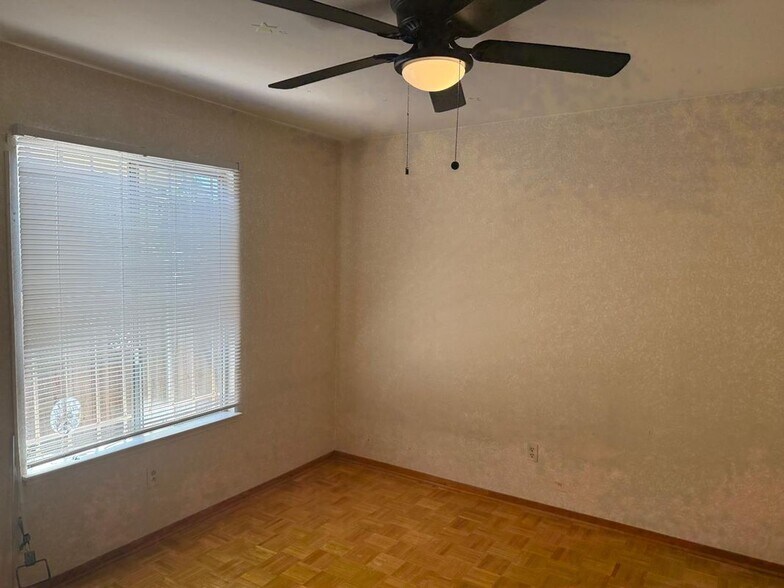 Building Photo - 1731 Miramonte Ct