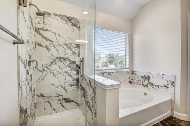 Building Photo - 309 Camperdown Elm Dr