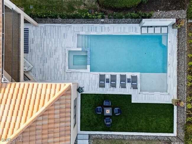 Building Photo - 13884 Luna Dr