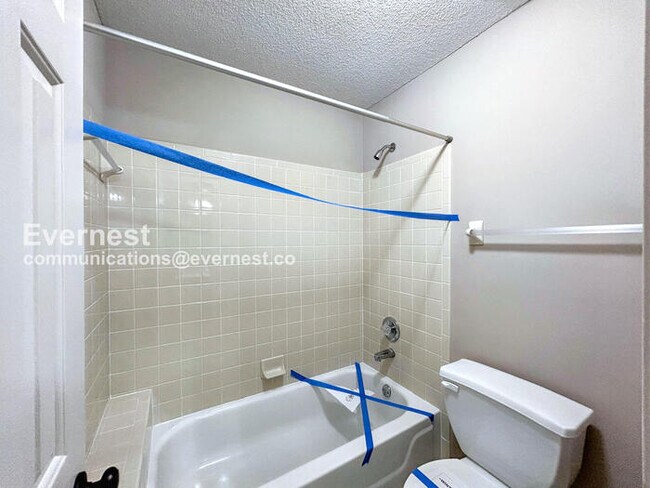 Building Photo - 10265 Buckland Bluff Cove