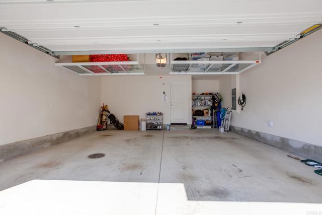 Building Photo - 2460 Solara Ln