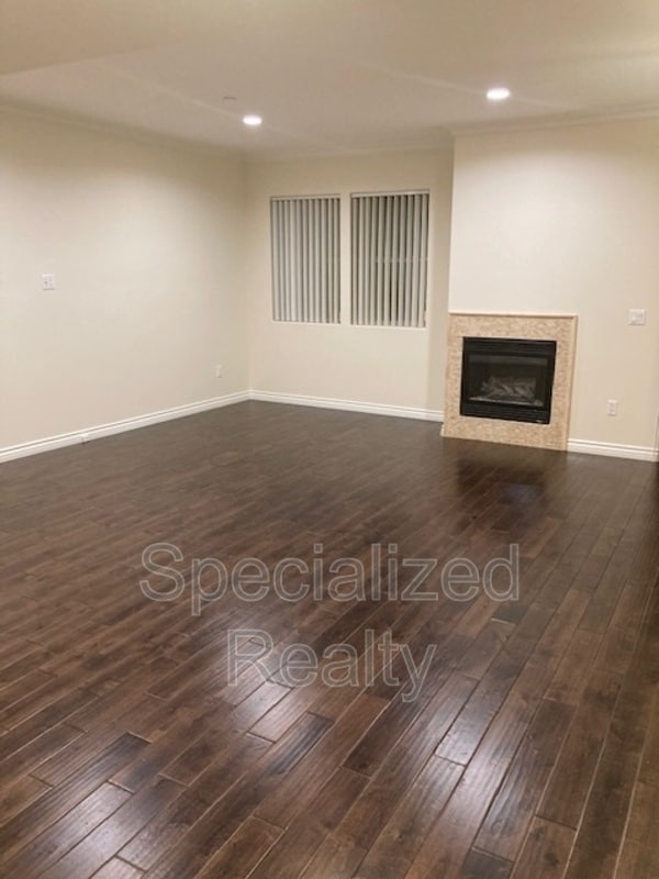 Building Photo - 10921 Whipple St