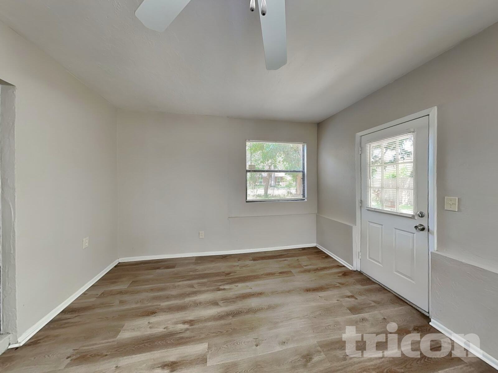 Building Photo - 1203 70th Dr E