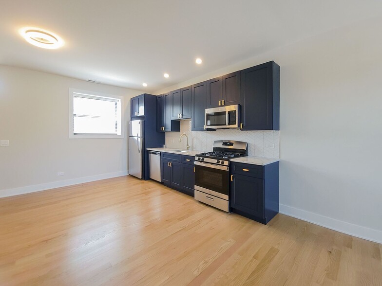 Building Photo - 4409 N Seeley Ave