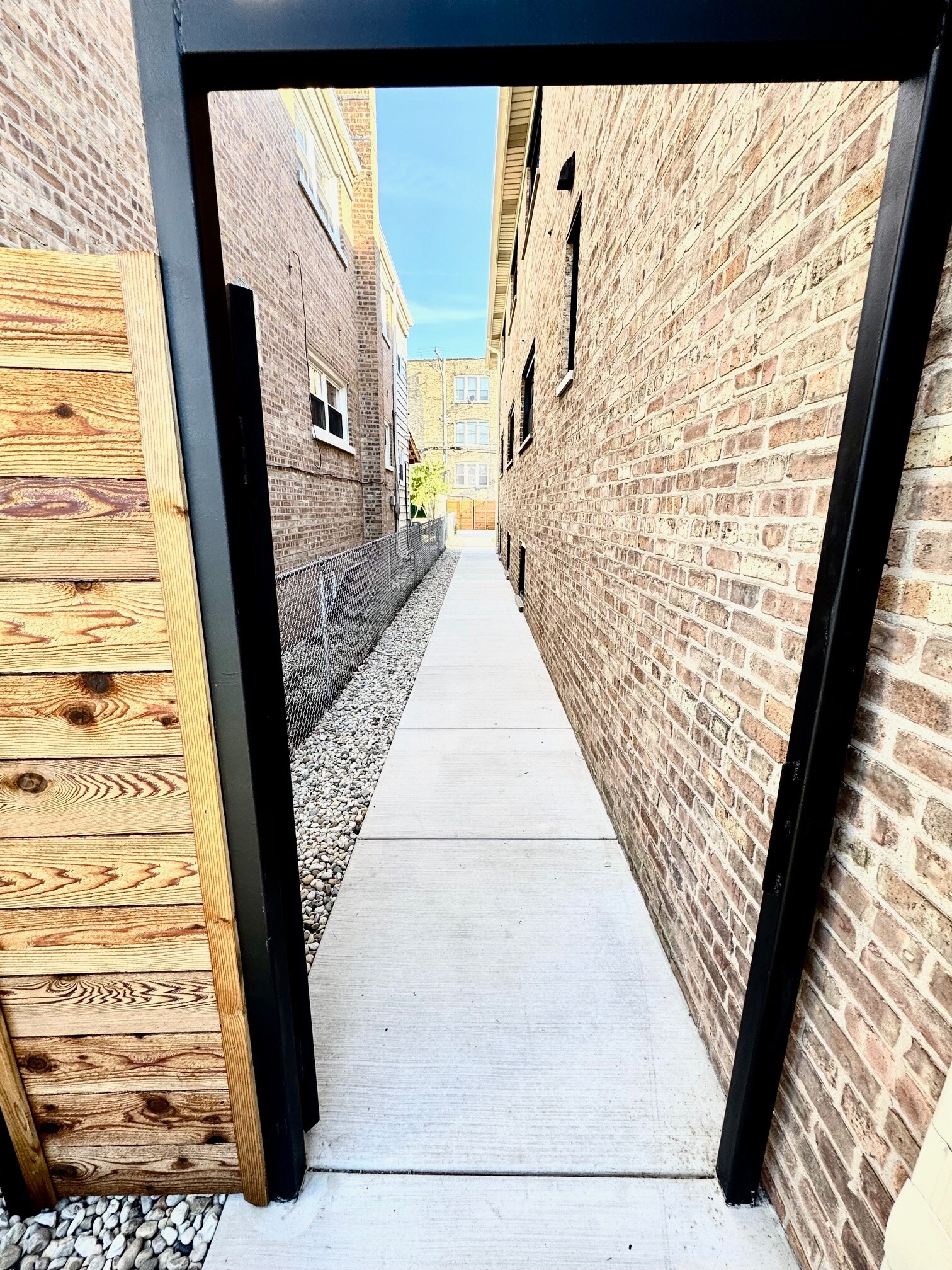 Building Photo - 4816 W Henderson St