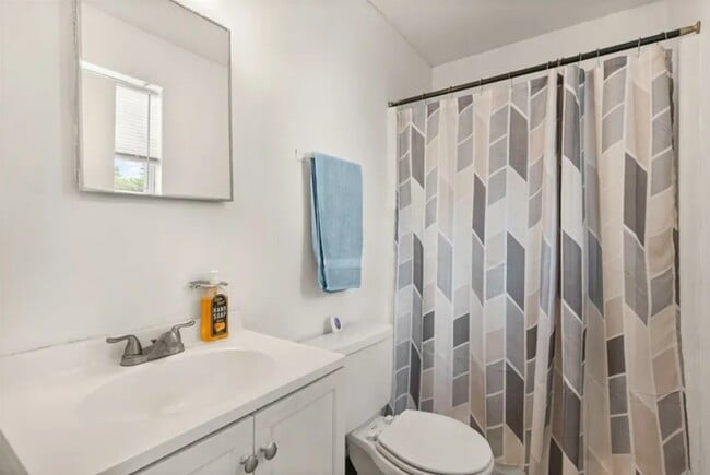 Building Photo - 540 Chateau Cir