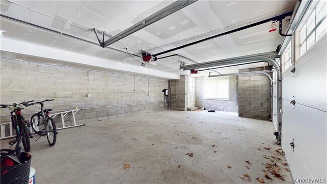 Building Photo - 25 East St