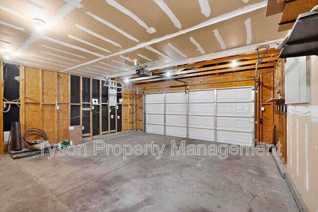 Building Photo - 3013 Taos Meadows Dr NE