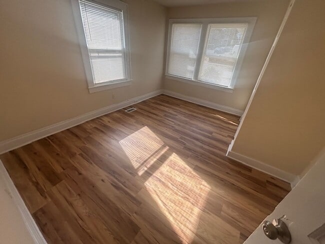 Building Photo - Knoxville 37920 - 3 bedroom 2 bath - call Howard Grower 865-705-0969