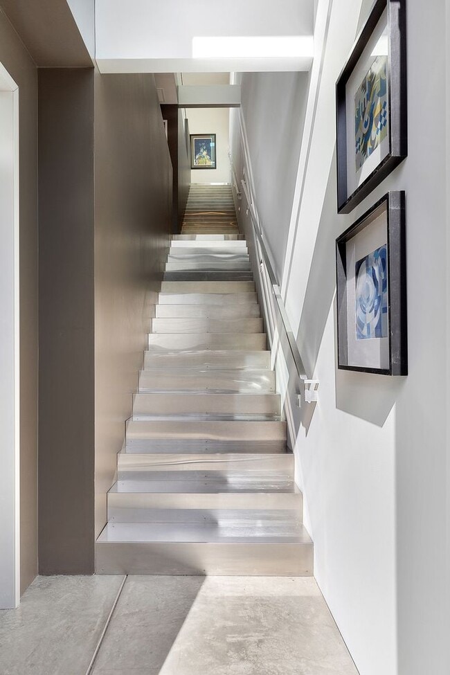 Building Photo - Spectacular Live/Work Home Designed by Architect David Stark Wilson