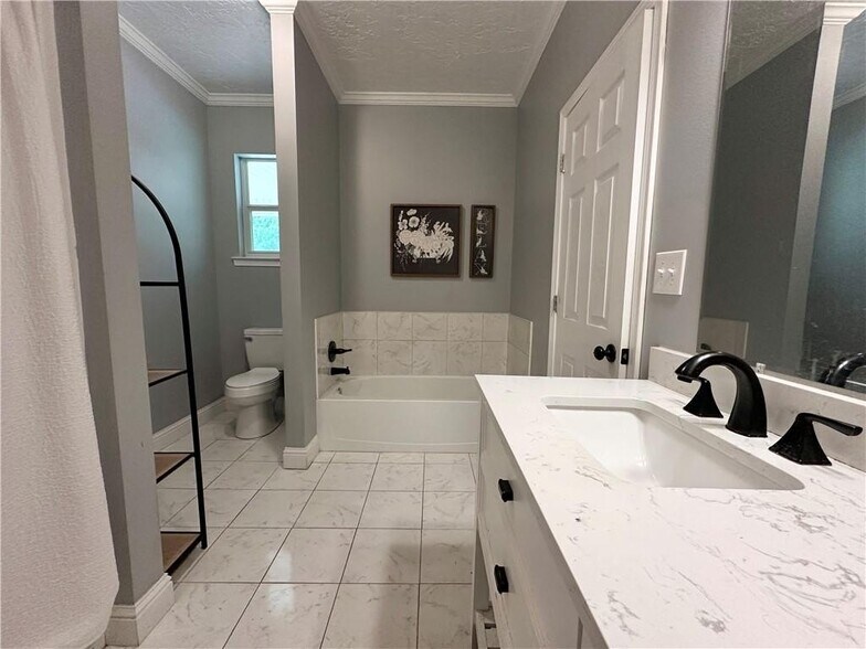Building Photo - 24473 Timbercrest Dr