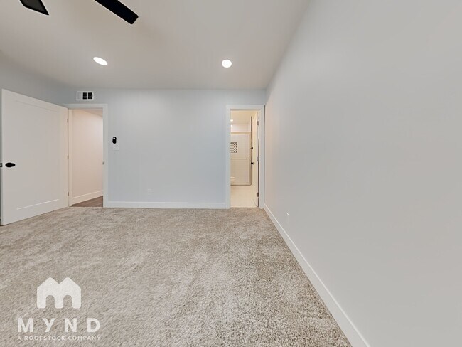 Building Photo - 2528 E Hermosa Dr